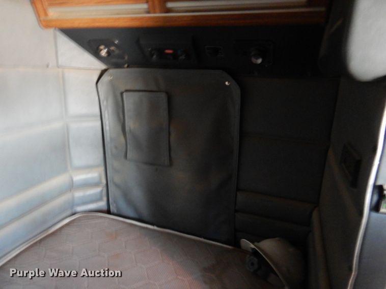 image for item DI5742 1995 Peterbilt 379  semi truck