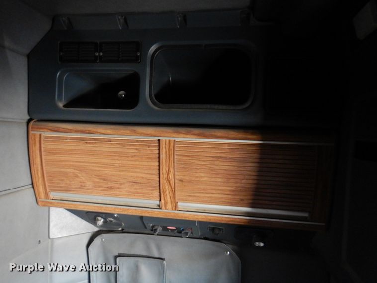 image for item DI5742 1995 Peterbilt 379  semi truck