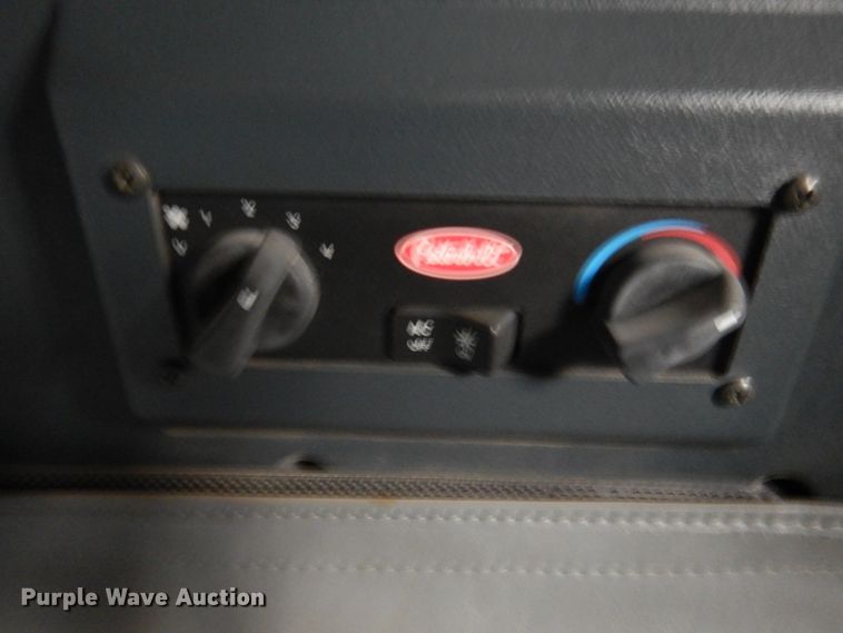 image for item DI5742 1995 Peterbilt 379  semi truck