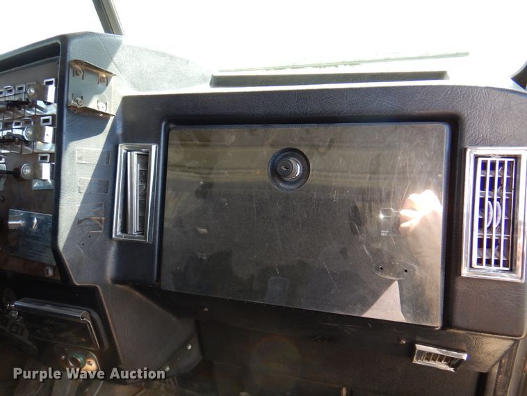 image for item DI5742 1995 Peterbilt 379  semi truck