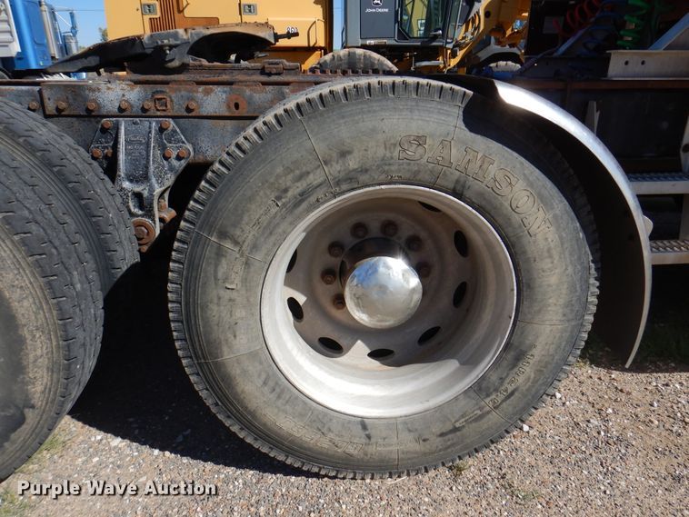 image for item DI5742 1995 Peterbilt 379  semi truck