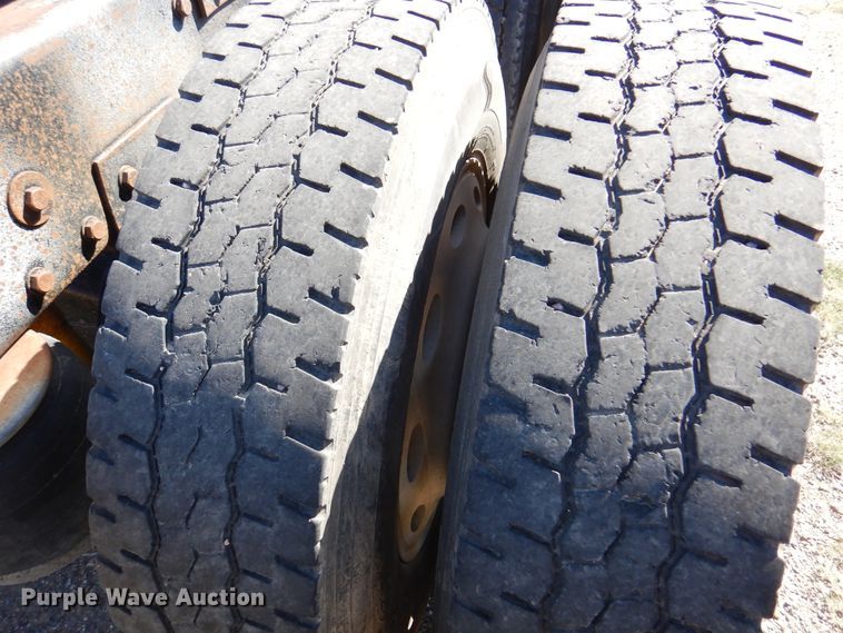 image for item DI5742 1995 Peterbilt 379  semi truck