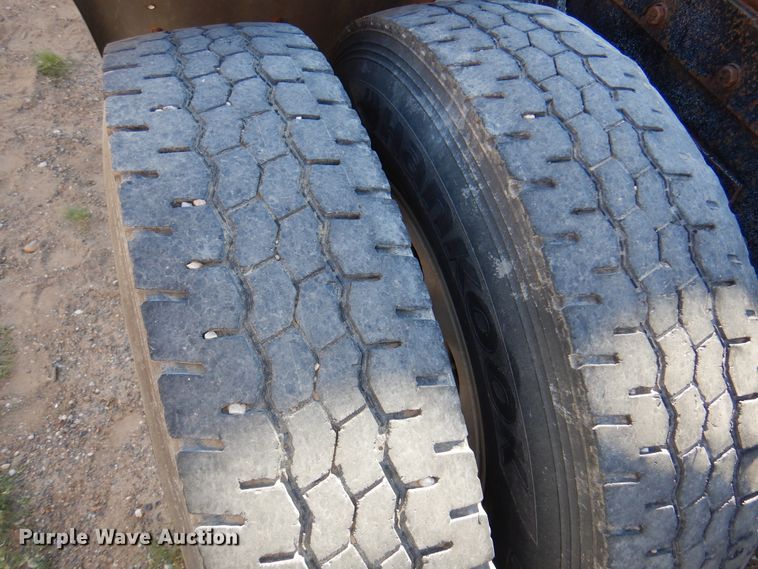 image for item DI5742 1995 Peterbilt 379  semi truck