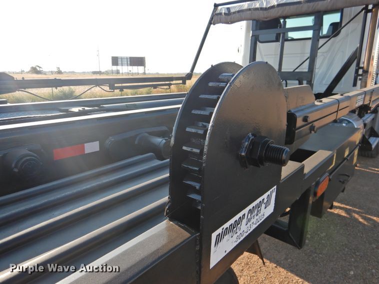 image for item DK2464 2013 Mack GU813  roll-off container truck