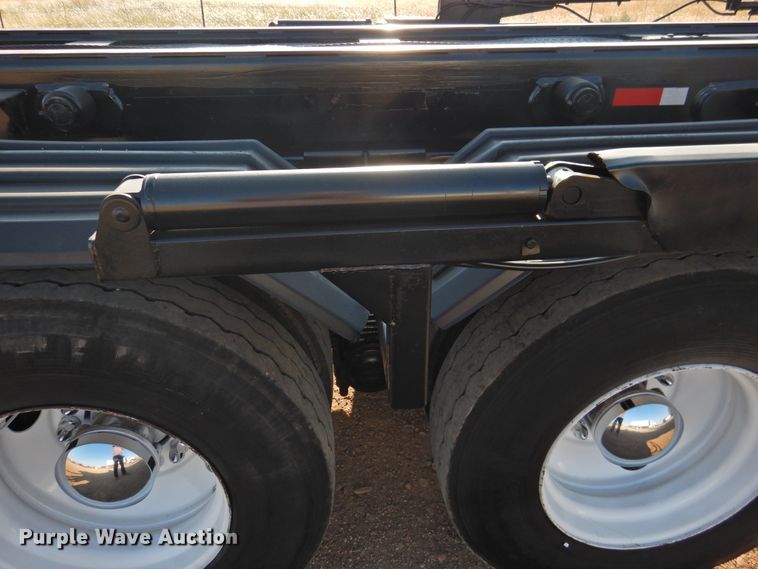 image for item DK2464 2013 Mack GU813  roll-off container truck