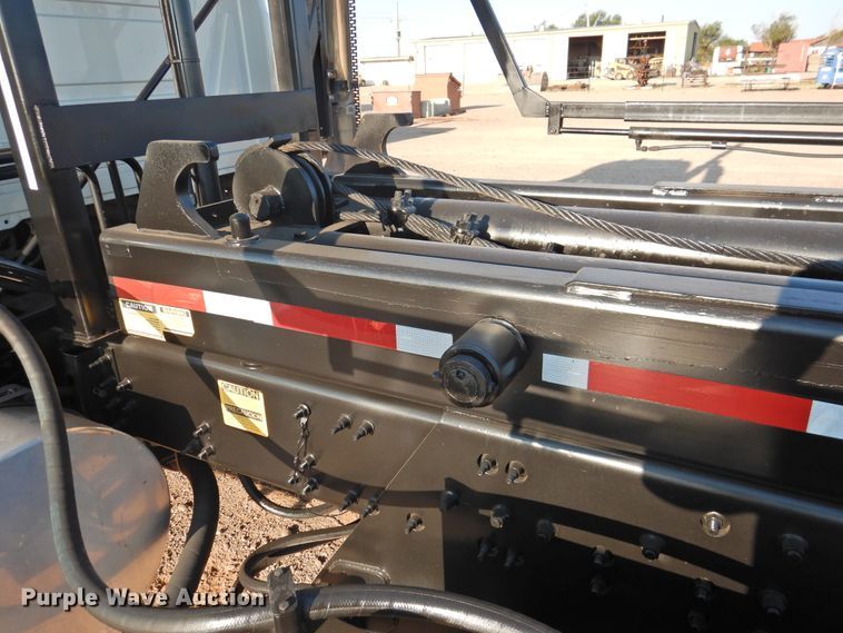 image for item DK2464 2013 Mack GU813  roll-off container truck