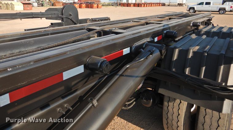 image for item DK2464 2013 Mack GU813  roll-off container truck