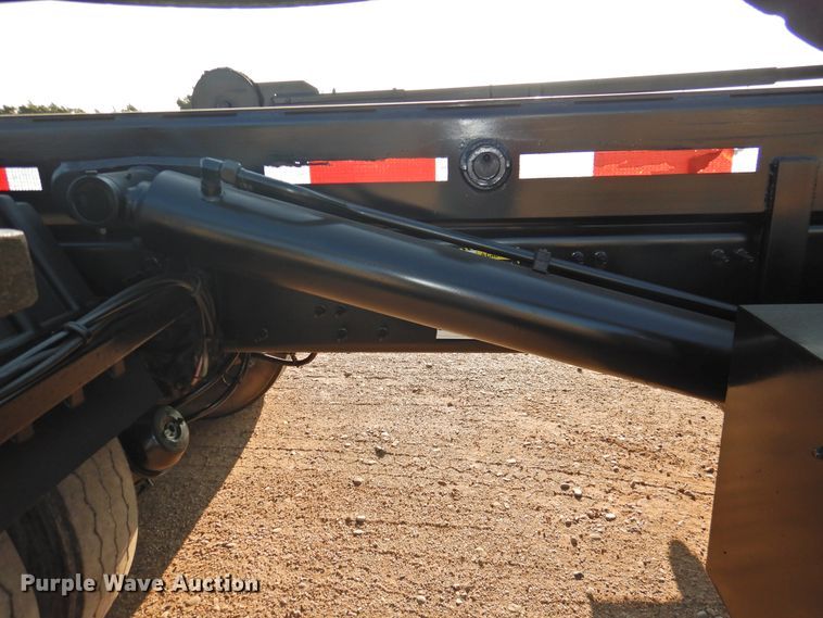 image for item DK2464 2013 Mack GU813  roll-off container truck