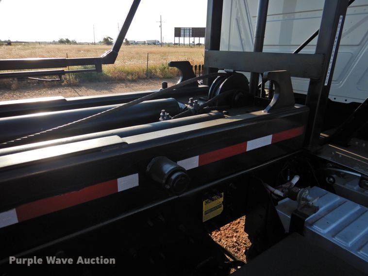 image for item DK2464 2013 Mack GU813  roll-off container truck