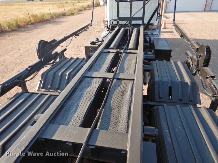 image for item DK2464 2013 Mack GU813  roll-off container truck