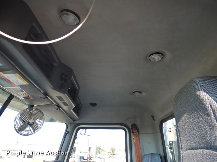 image for item DK2464 2013 Mack GU813  roll-off container truck