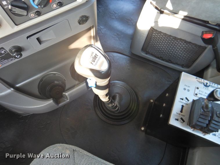 image for item DK2464 2013 Mack GU813  roll-off container truck