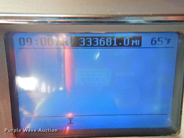 image for item DK2464 2013 Mack GU813  roll-off container truck