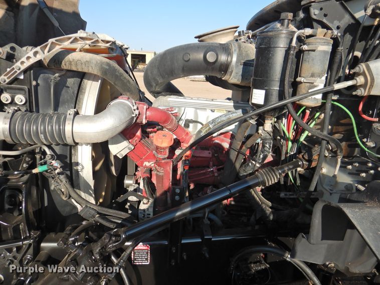 image for item DK2464 2013 Mack GU813  roll-off container truck