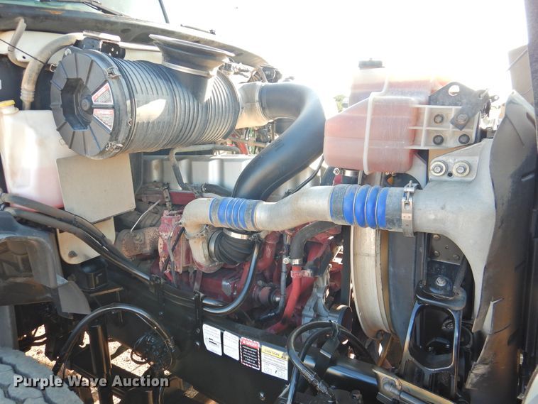 image for item DK2464 2013 Mack GU813  roll-off container truck