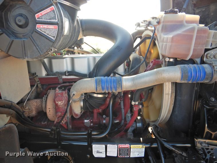 image for item DK2464 2013 Mack GU813  roll-off container truck