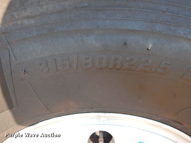 image for item DK2464 2013 Mack GU813  roll-off container truck