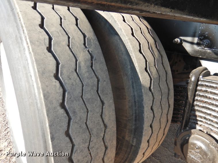 image for item DK2464 2013 Mack GU813  roll-off container truck