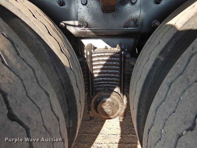 image for item DK2464 2013 Mack GU813  roll-off container truck