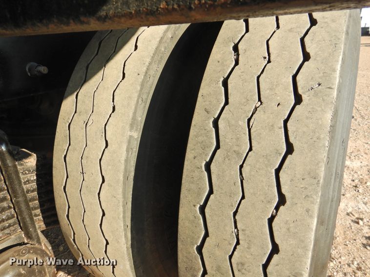 image for item DK2464 2013 Mack GU813  roll-off container truck