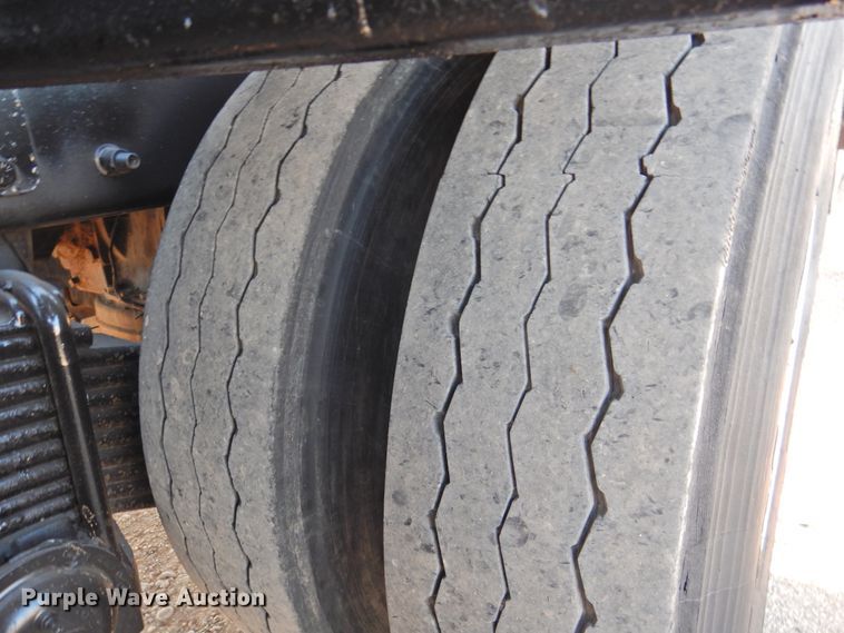 image for item DK2464 2013 Mack GU813  roll-off container truck