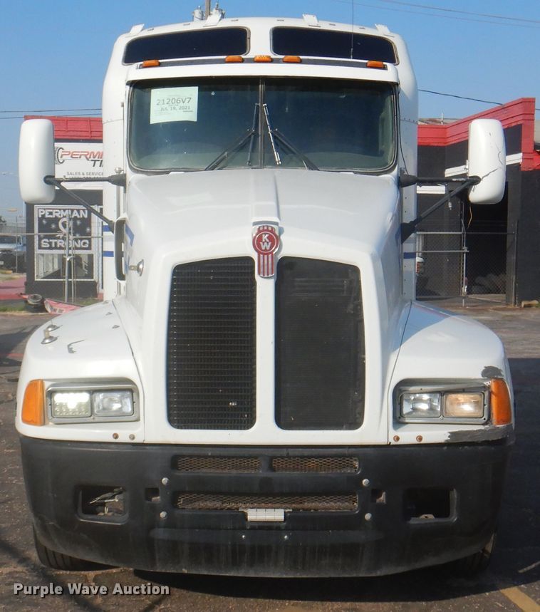 image for item DK8225 2007 Kenworth T600  semi truck