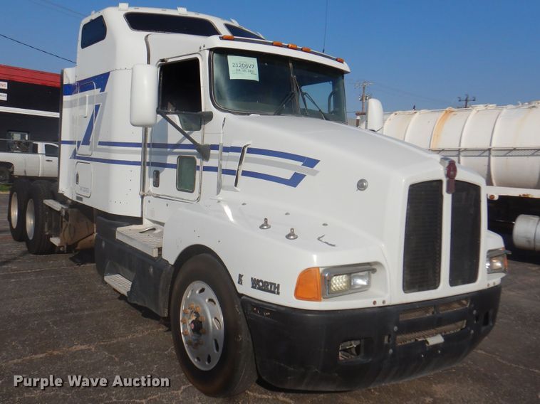 image for item DK8225 2007 Kenworth T600  semi truck
