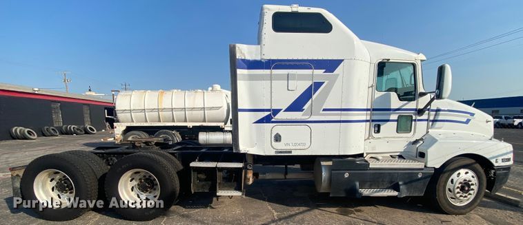 image for item DK8225 2007 Kenworth T600  semi truck