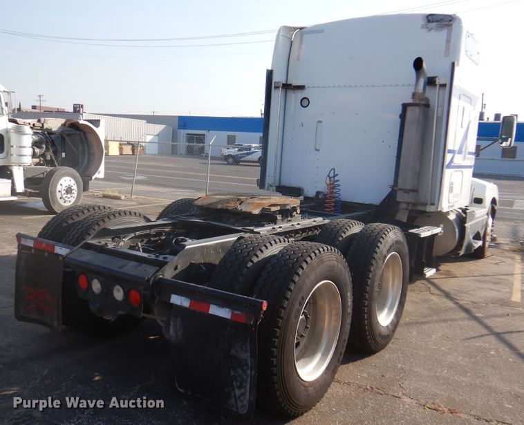 image for item DK8225 2007 Kenworth T600  semi truck