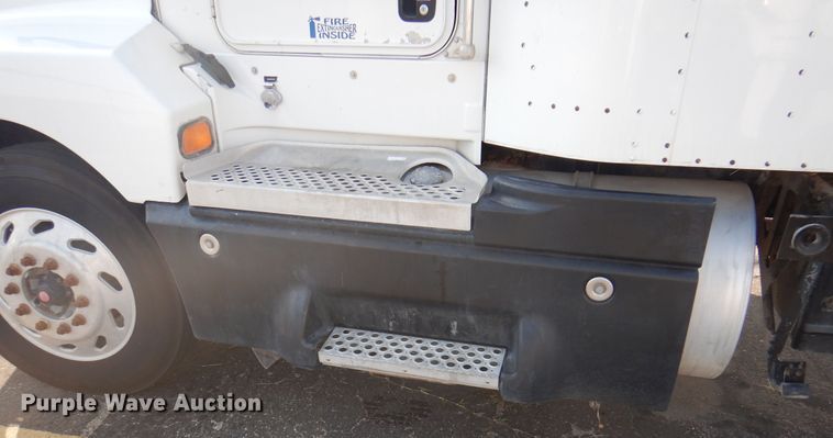 image for item DK8225 2007 Kenworth T600  semi truck