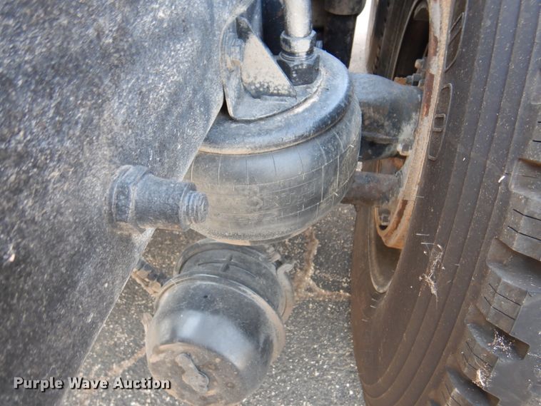 image for item DK8225 2007 Kenworth T600  semi truck