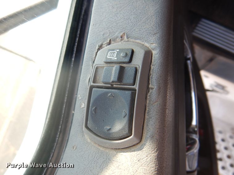 image for item DK8225 2007 Kenworth T600  semi truck