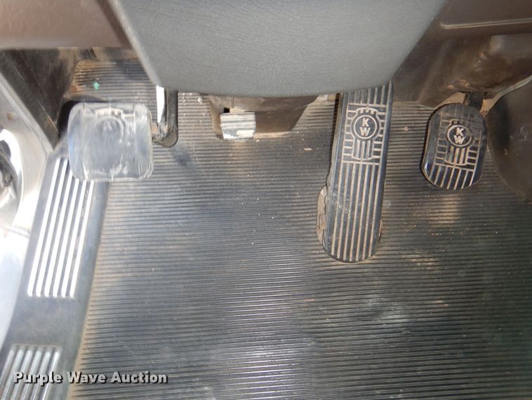 image for item DK8225 2007 Kenworth T600  semi truck