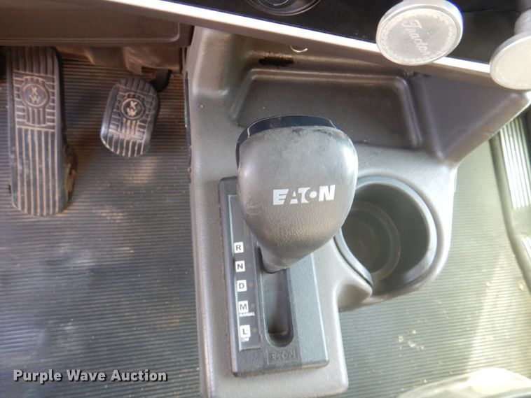 image for item DK8225 2007 Kenworth T600  semi truck