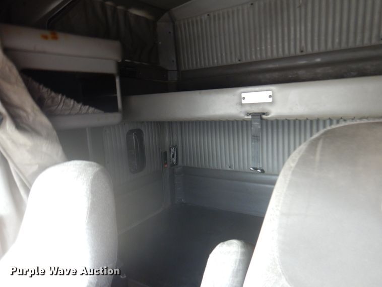 image for item DK8225 2007 Kenworth T600  semi truck