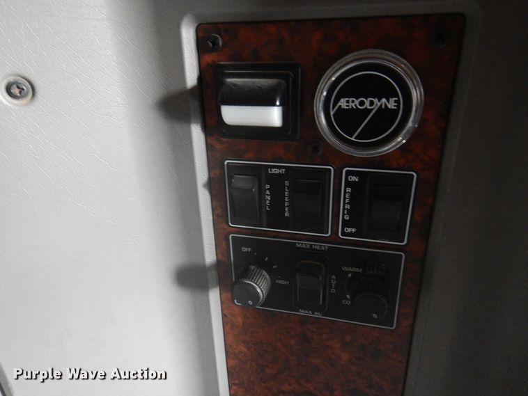 image for item DK8225 2007 Kenworth T600  semi truck