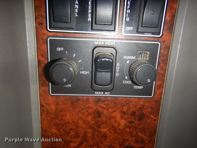 image for item DK8225 2007 Kenworth T600  semi truck