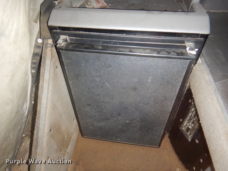 image for item DK8225 2007 Kenworth T600  semi truck