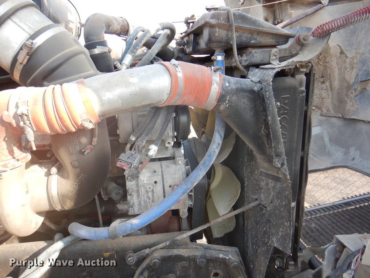 image for item DK8225 2007 Kenworth T600  semi truck