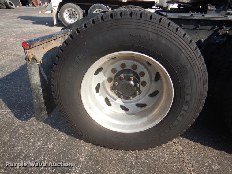 image for item DK8225 2007 Kenworth T600  semi truck