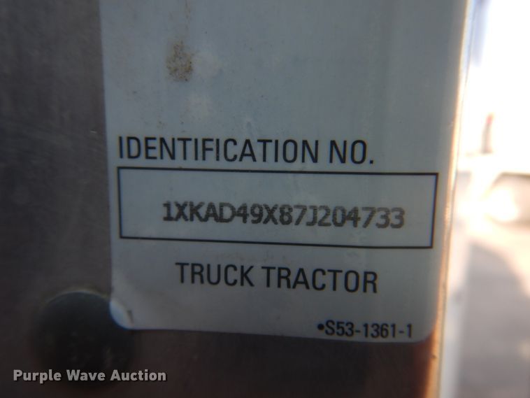 image for item DK8225 2007 Kenworth T600  semi truck