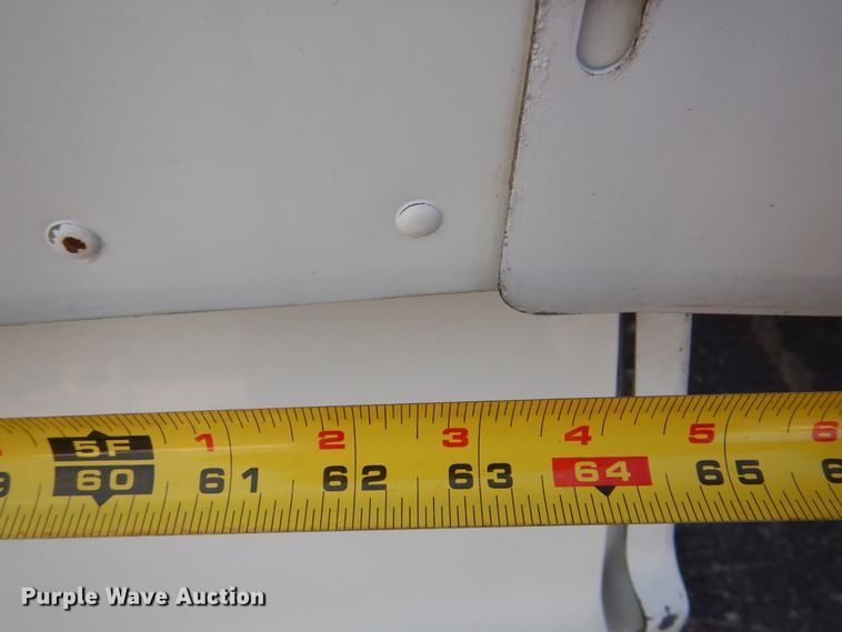 image for item DK8226 2002 Freightliner Columbia  semi truck