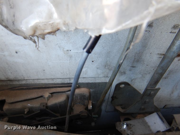 image for item DK8226 2002 Freightliner Columbia  semi truck