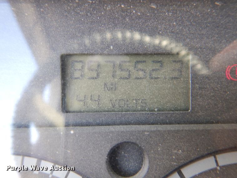 image for item DK8226 2002 Freightliner Columbia  semi truck