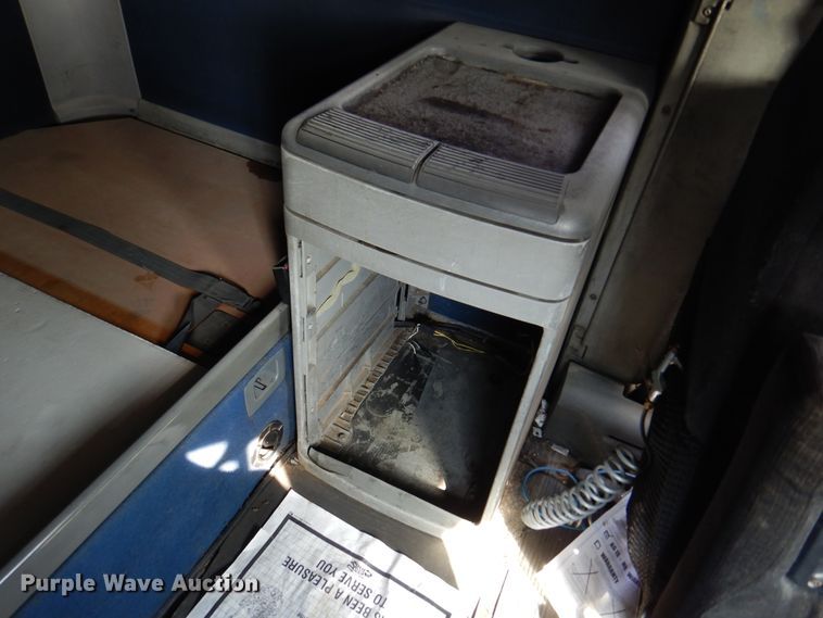 image for item DK8226 2002 Freightliner Columbia  semi truck