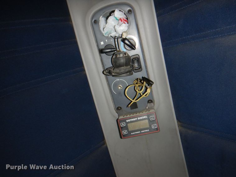 image for item DK8226 2002 Freightliner Columbia  semi truck