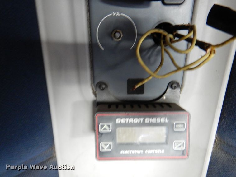 image for item DK8226 2002 Freightliner Columbia  semi truck