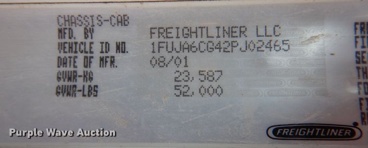 image for item DK8226 2002 Freightliner Columbia  semi truck