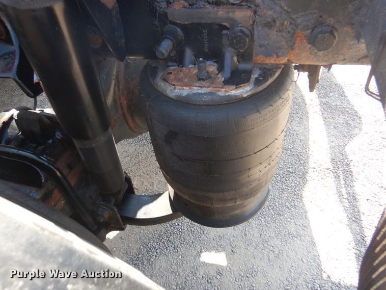 image for item DK8229 2012 Freightliner Cascadia  semi truck