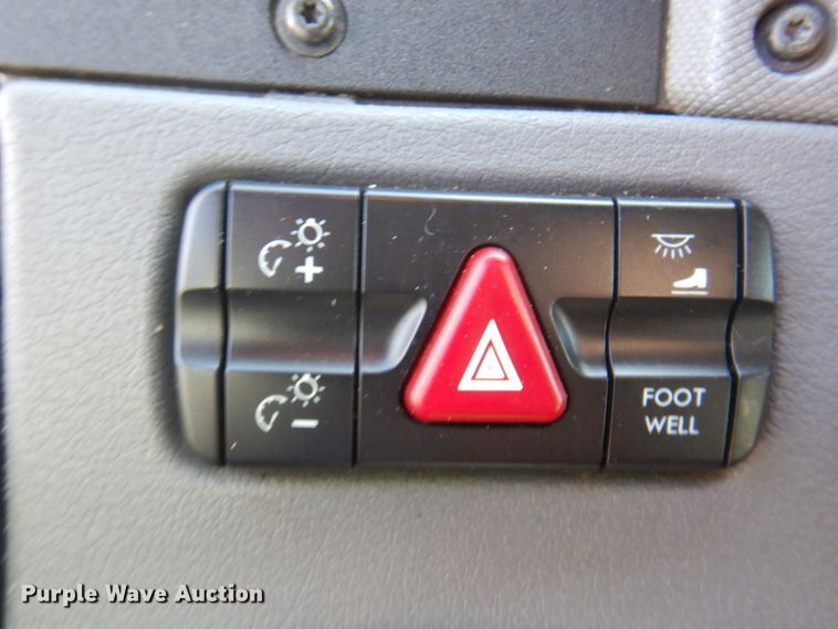 image for item DK8229 2012 Freightliner Cascadia  semi truck